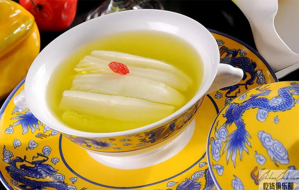 steamed chinese cabbage in supreme soup