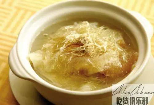 braised shark's fin in chicken broth