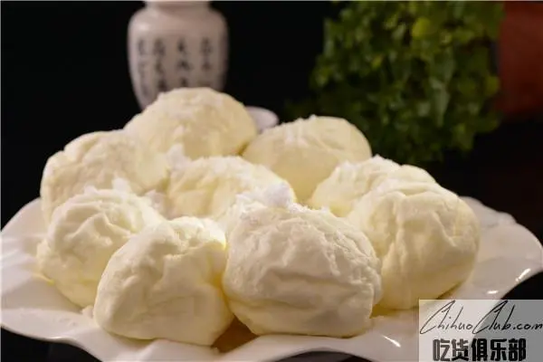 sweetened bean paste with white scarfskin